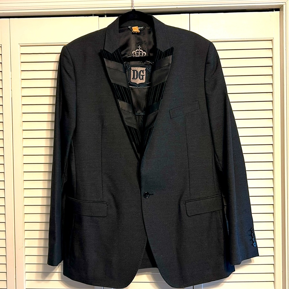 Dolce & Ganbana Men’s Blazer!